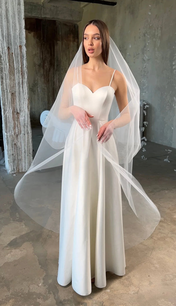 Classic 2 tiers Elegant Wedding Veil light ivory