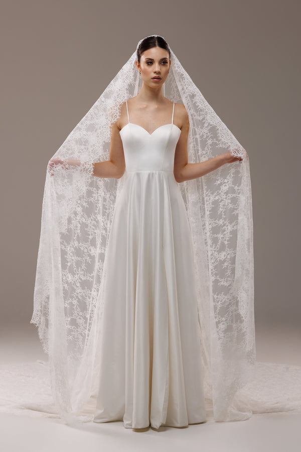 Wide mantilla Spanish veil made of solid chantilly lace, V-2507