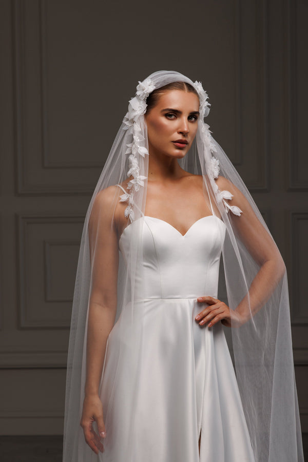 Juliet cape veil with 3D elements, V-2526