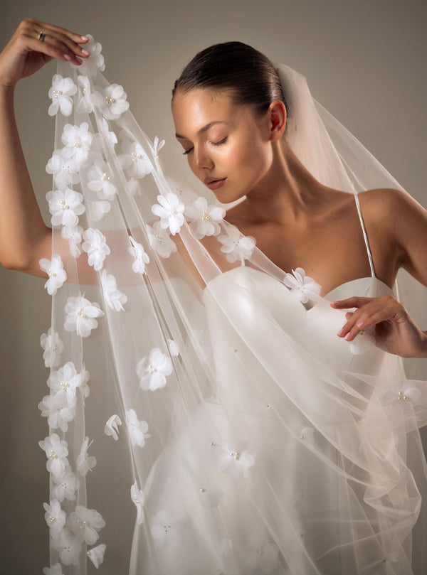 3D Flowers Wedding Veil with Pearls, 3DFV/V-2511